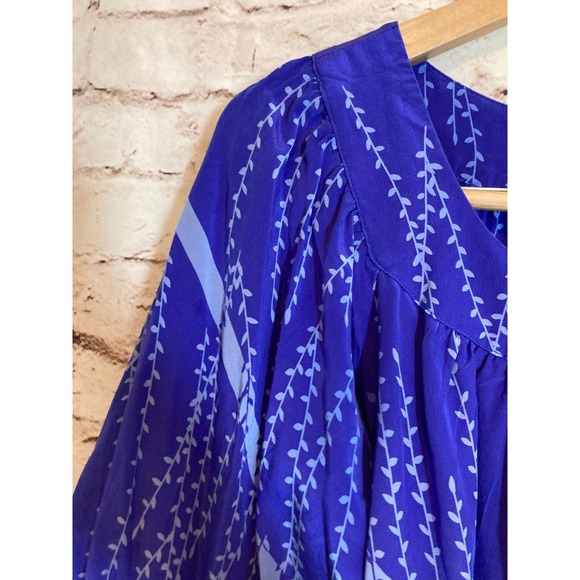 Lux Top Womens Small Silk Cobalt Blue Floral Vines 3/4 Sleeve Flowy Lightweight - Picture 3 of 13